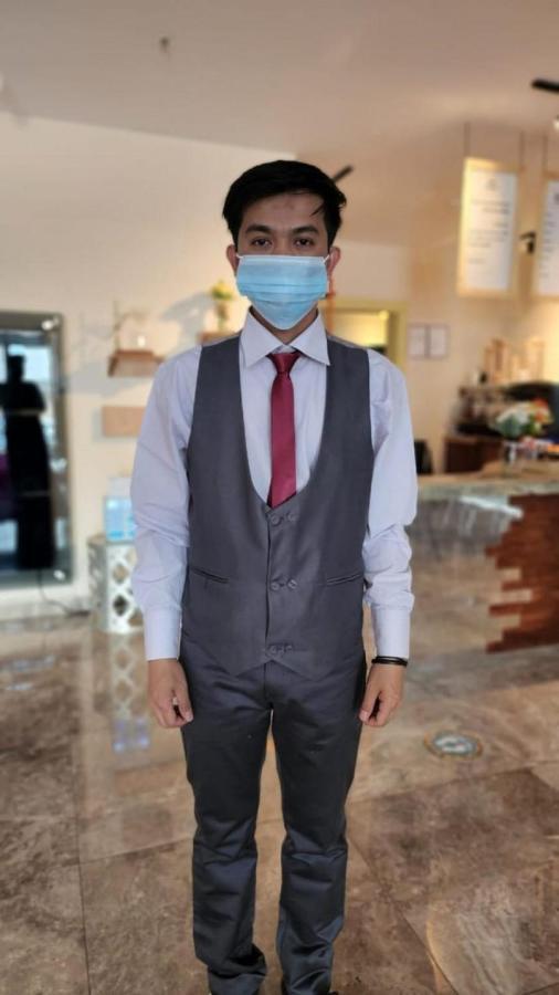 Aparthotel Taramuntan Ha'il Exterior foto A man wearing a face mask