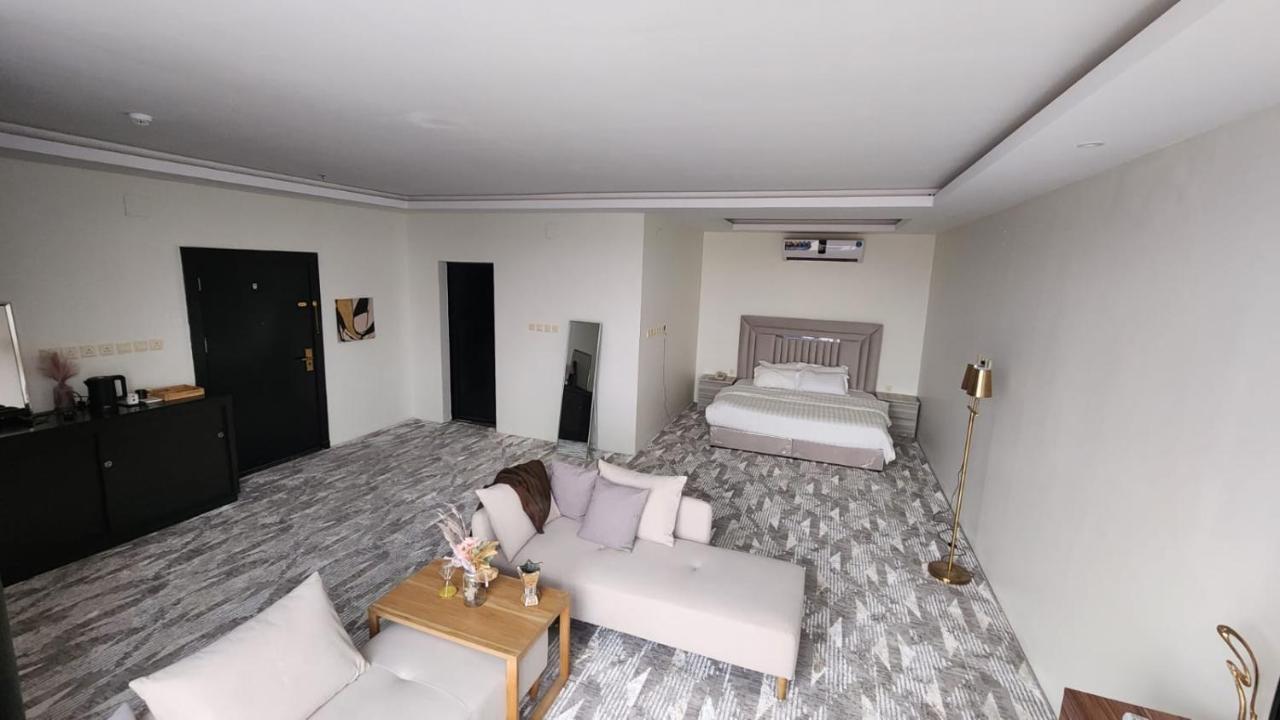Aparthotel Taramuntan Ha'il Exterior foto A room at the hotel
